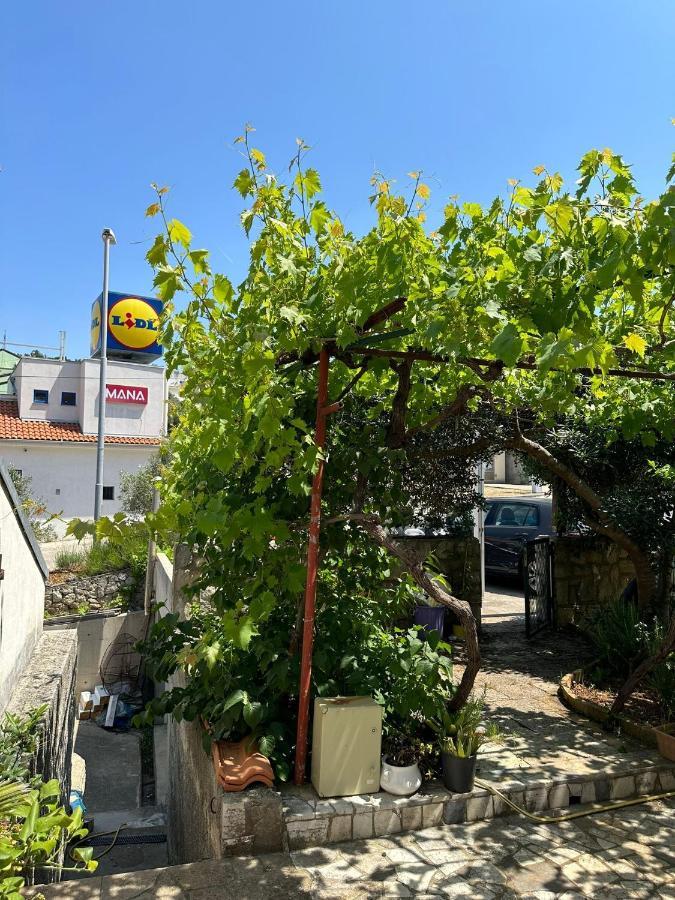 Apartments With A Parking Space Mali Losinj Exterior photo