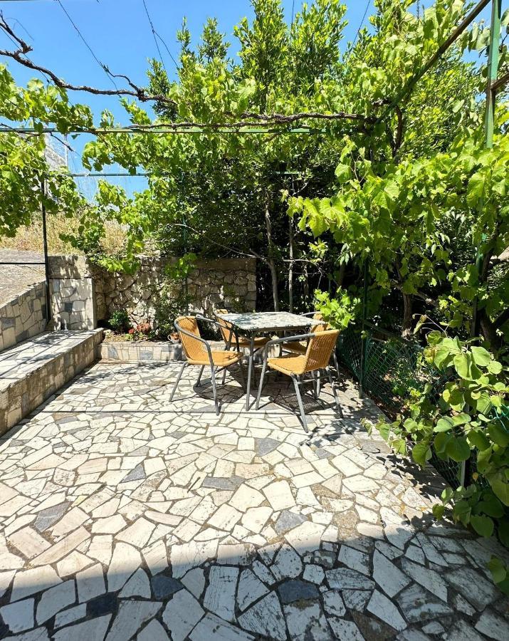 Apartments With A Parking Space Mali Losinj Exterior photo